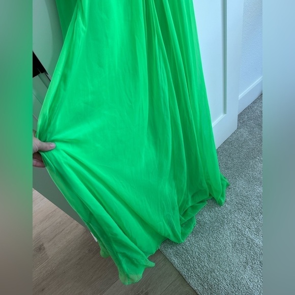 Ignite evenings by Carol Inn size 4 bright green formal dress/evening gown - Picture 8 of 16